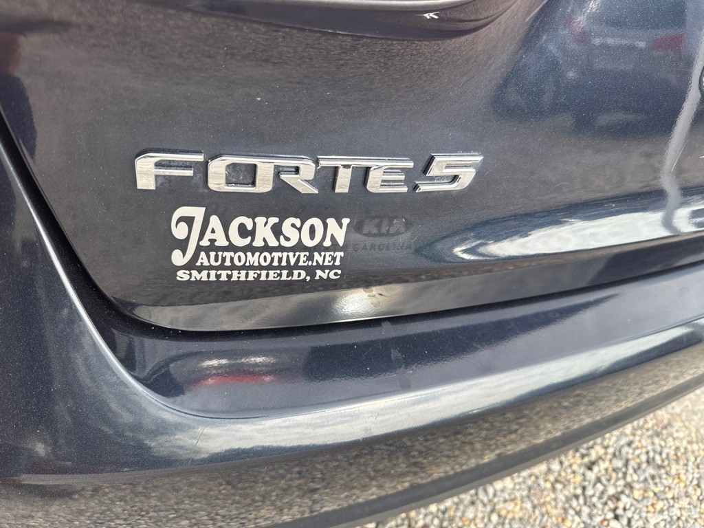 2017 Kia Forte Image 9