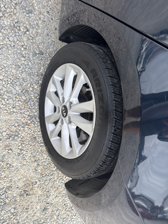 2017 Kia Forte Image 10