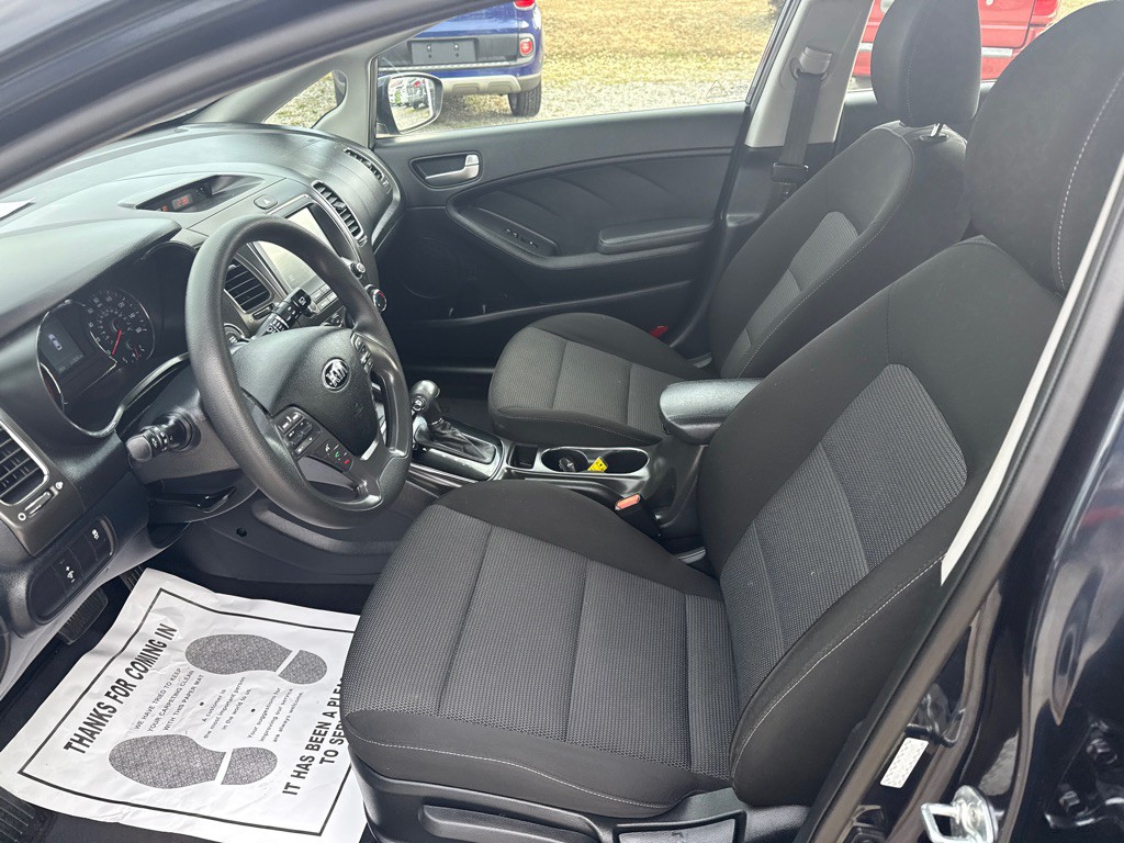 2017 Kia Forte Image 12