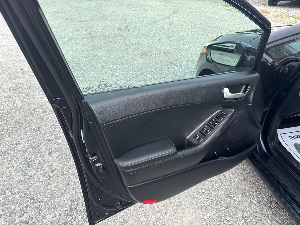 2017 Kia Forte Image 13