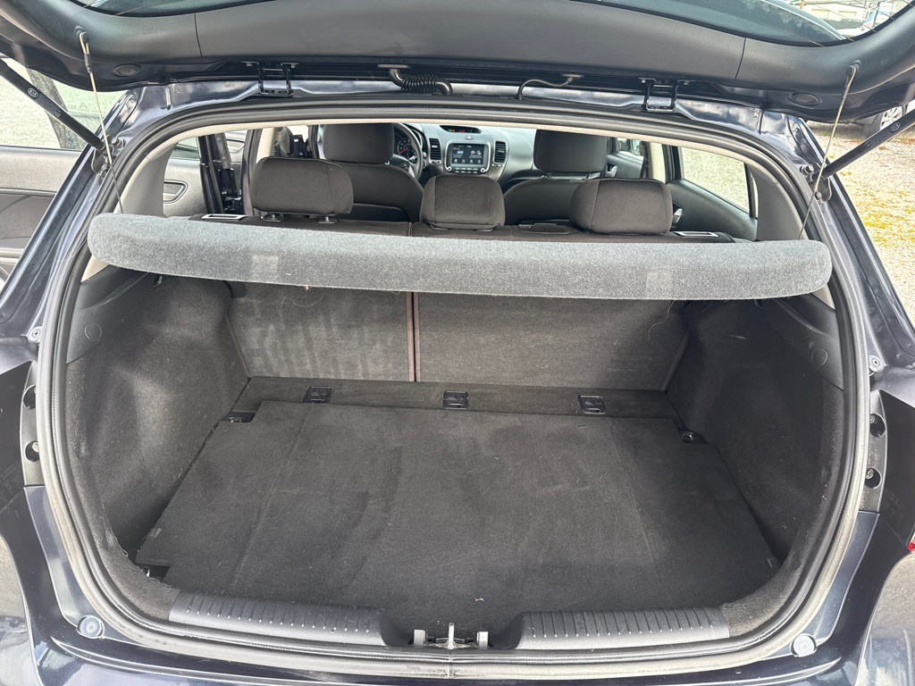 2017 Kia Forte Image 15