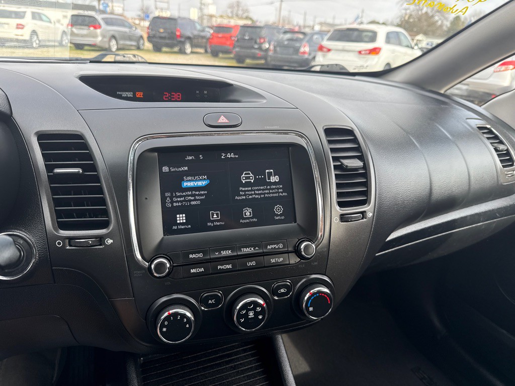 2017 Kia Forte Image 17