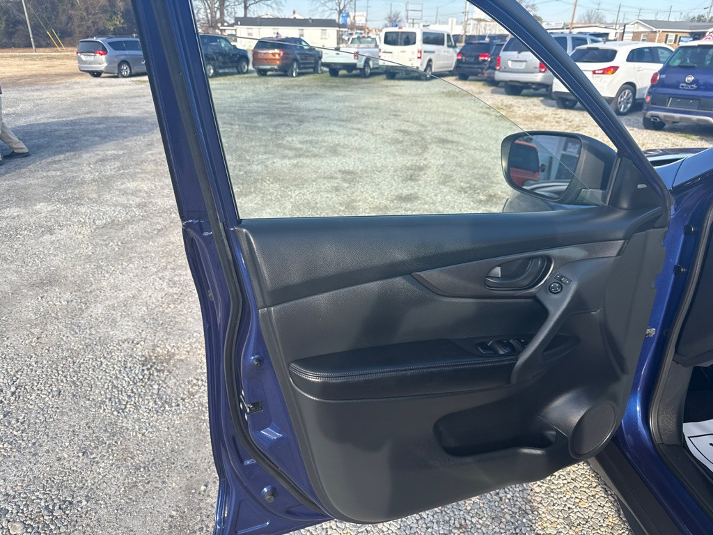 2019 Nissan Rogue Image 9