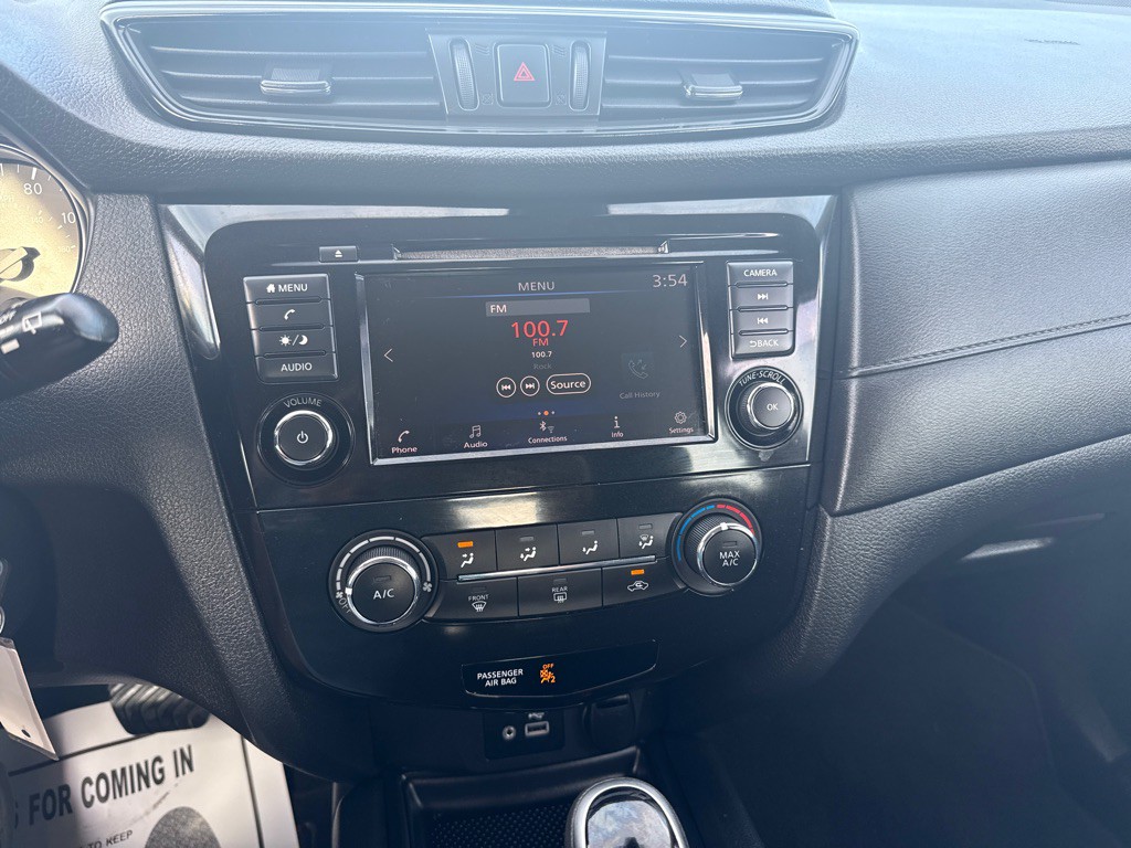2019 Nissan Rogue Image 12