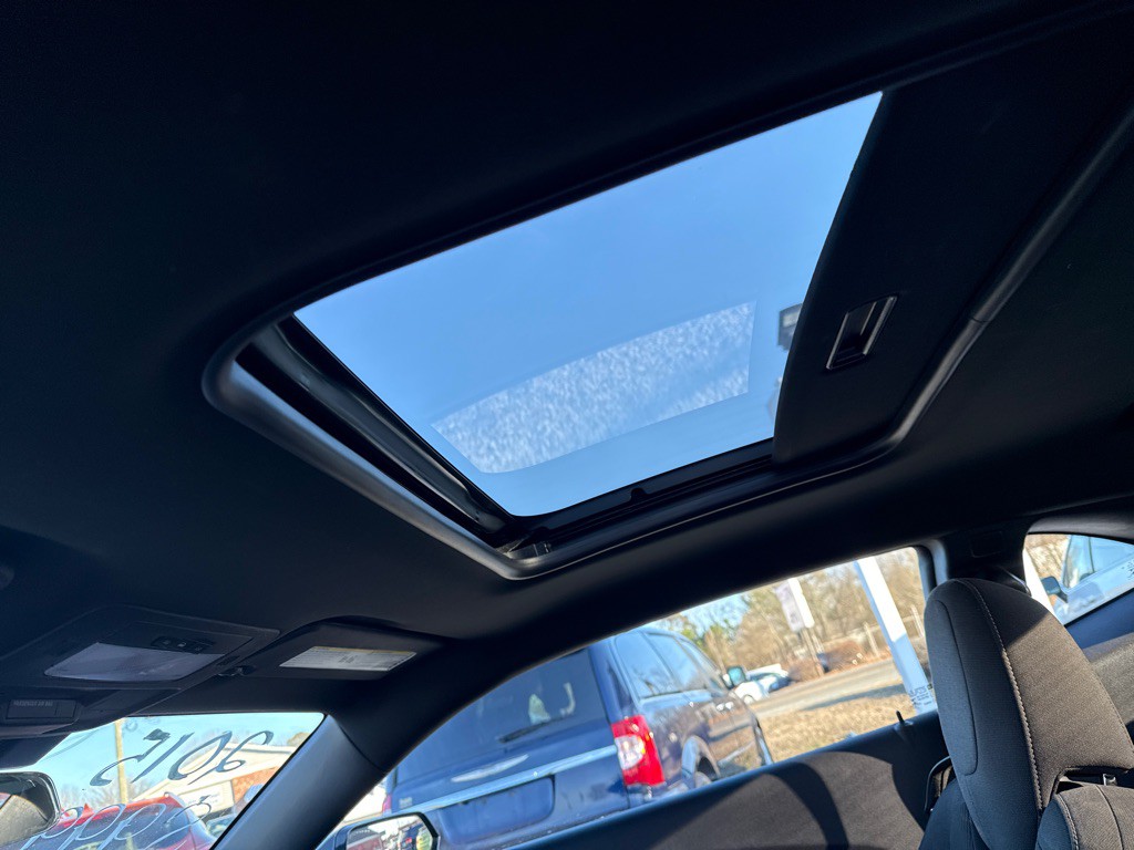 2015 Chevrolet Camaro Image 12