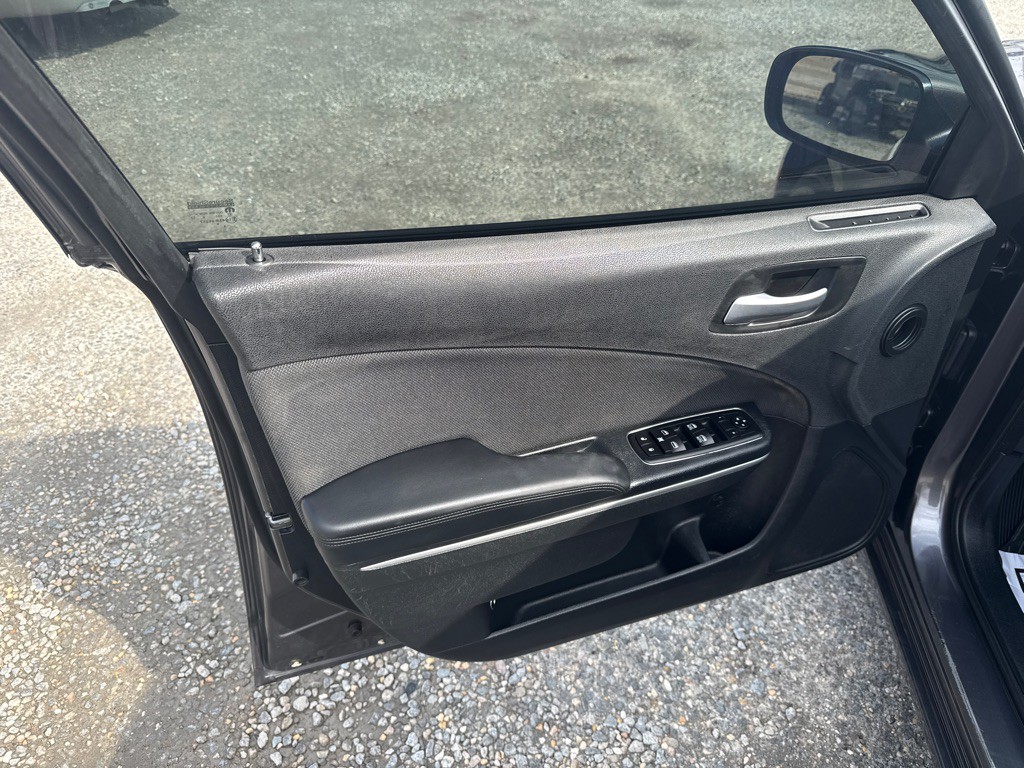 2016 Dodge Charger Image 9