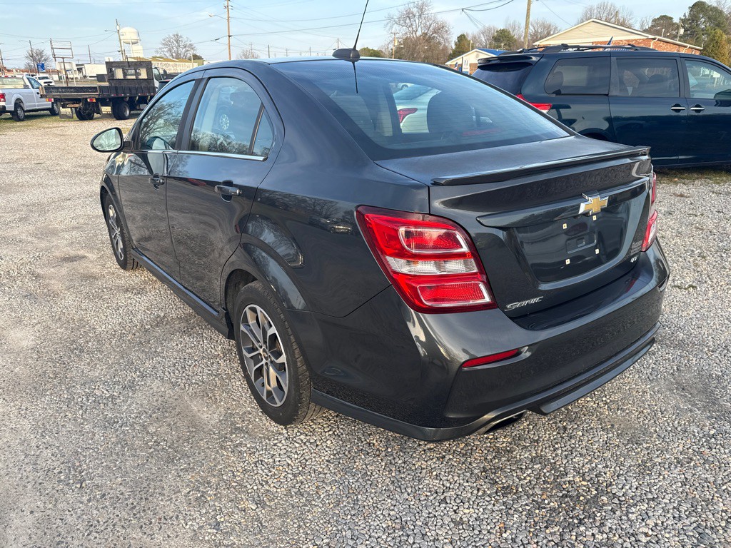 2017 Chevrolet Sonic Image 6