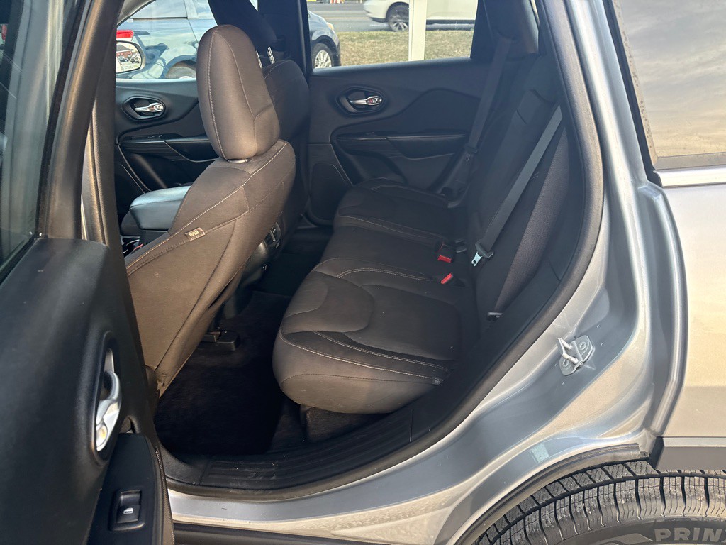 2016 Jeep Cherokee Image 14