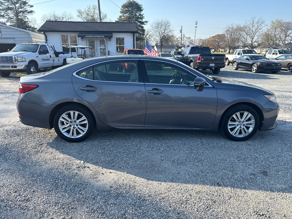 2013 Lexus ES Image 4