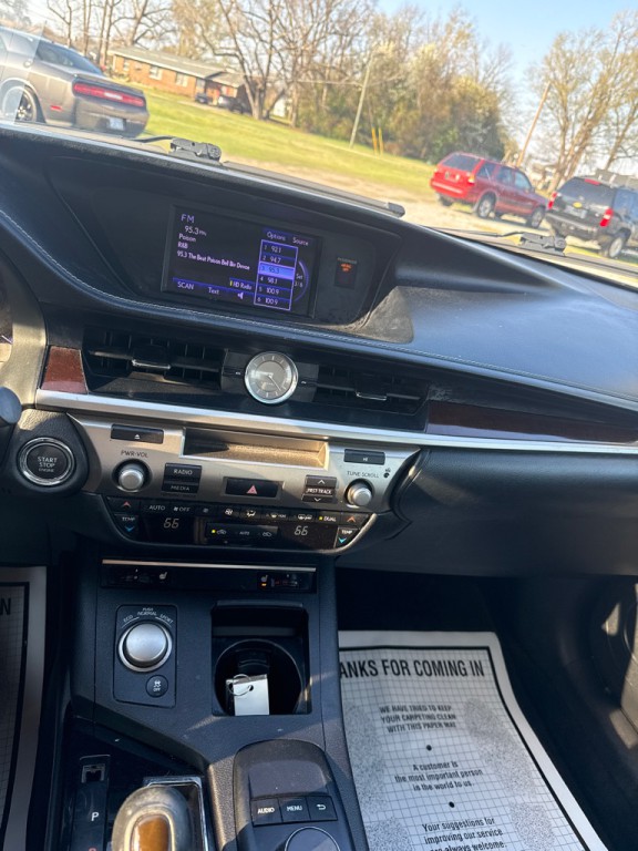 2013 Lexus ES Image 12