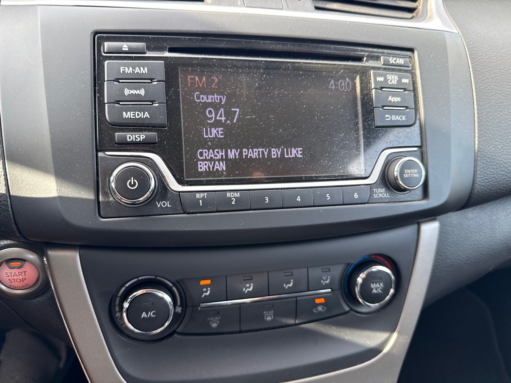 2015 Nissan Sentra Image 12