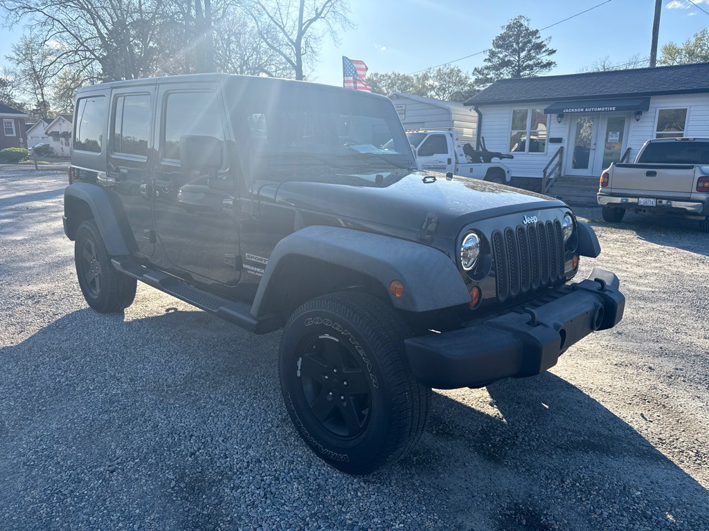 2011 Jeep Wrangler Unlimited Image 3