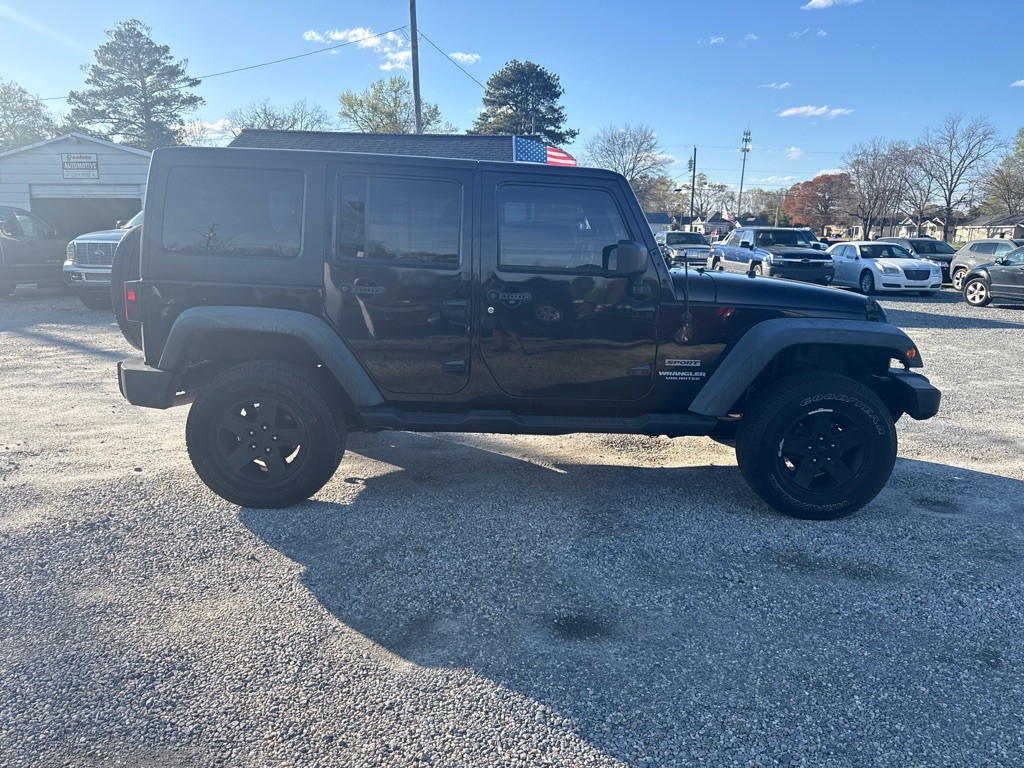 2011 Jeep Wrangler Unlimited Image 4