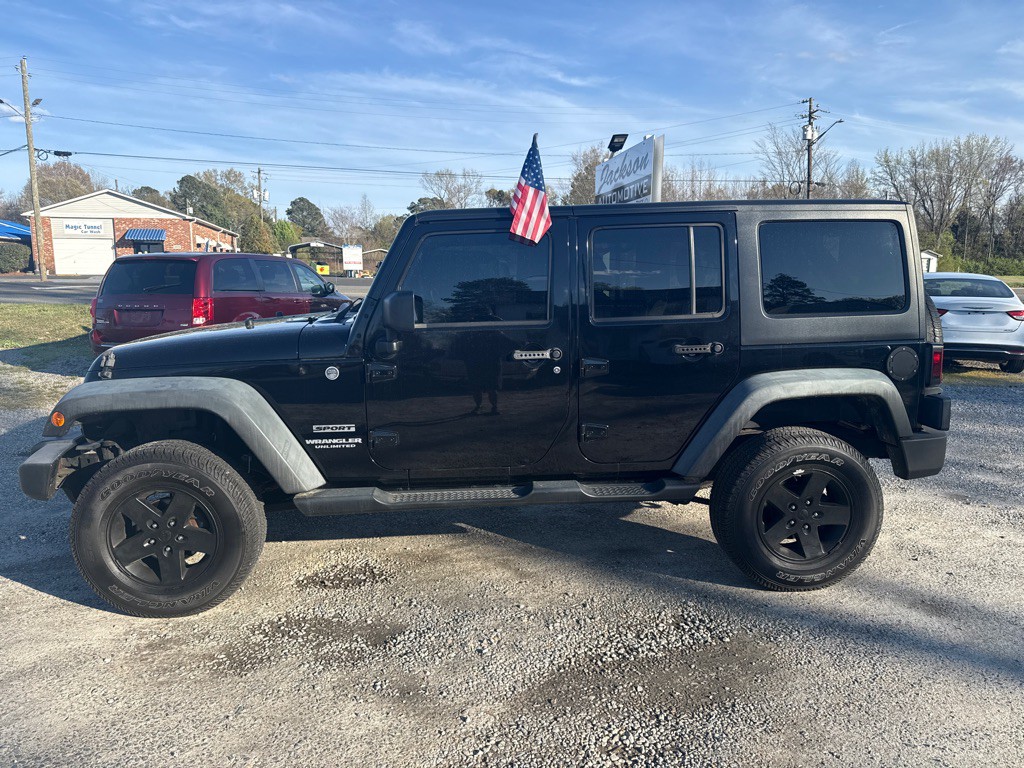 2011 Jeep Wrangler Unlimited Image 7