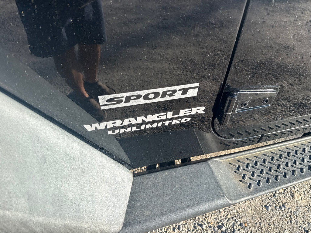 2011 Jeep Wrangler Unlimited Image 9