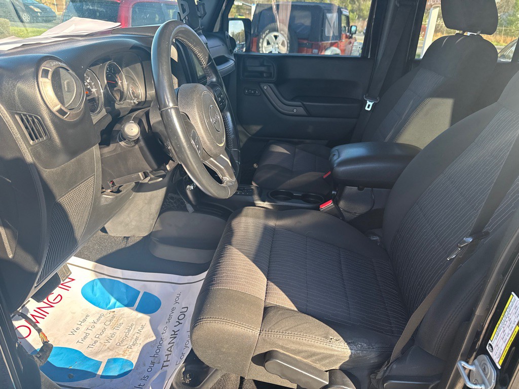 2011 Jeep Wrangler Unlimited Image 10