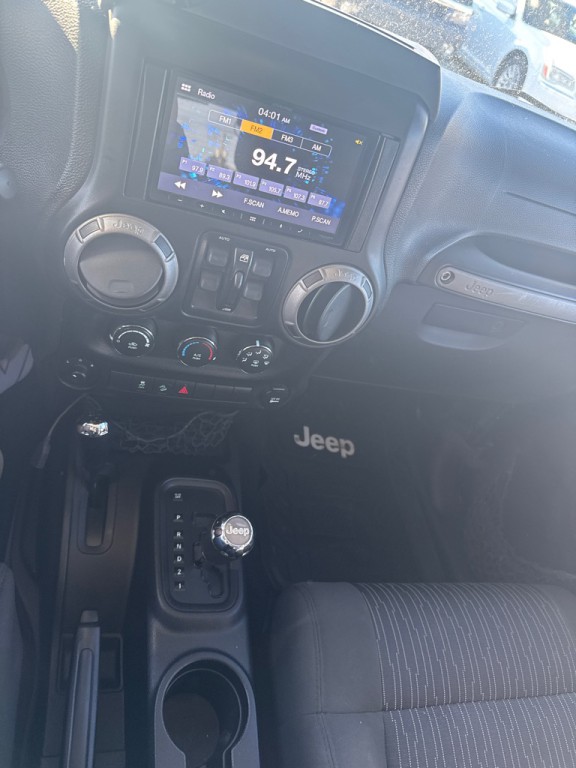 2011 Jeep Wrangler Unlimited Image 14