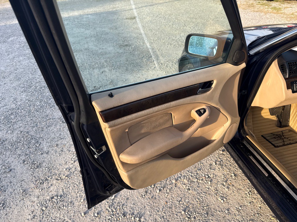 2001 BMW 3 Series Image 9