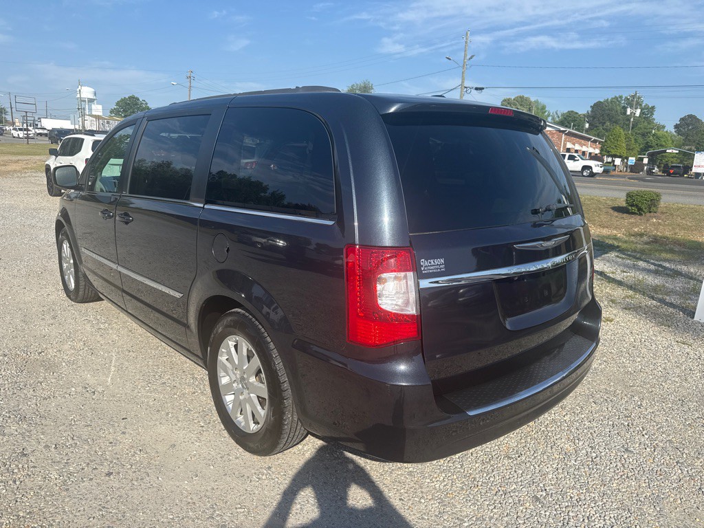 2014 Chrysler Town & Country Image 6