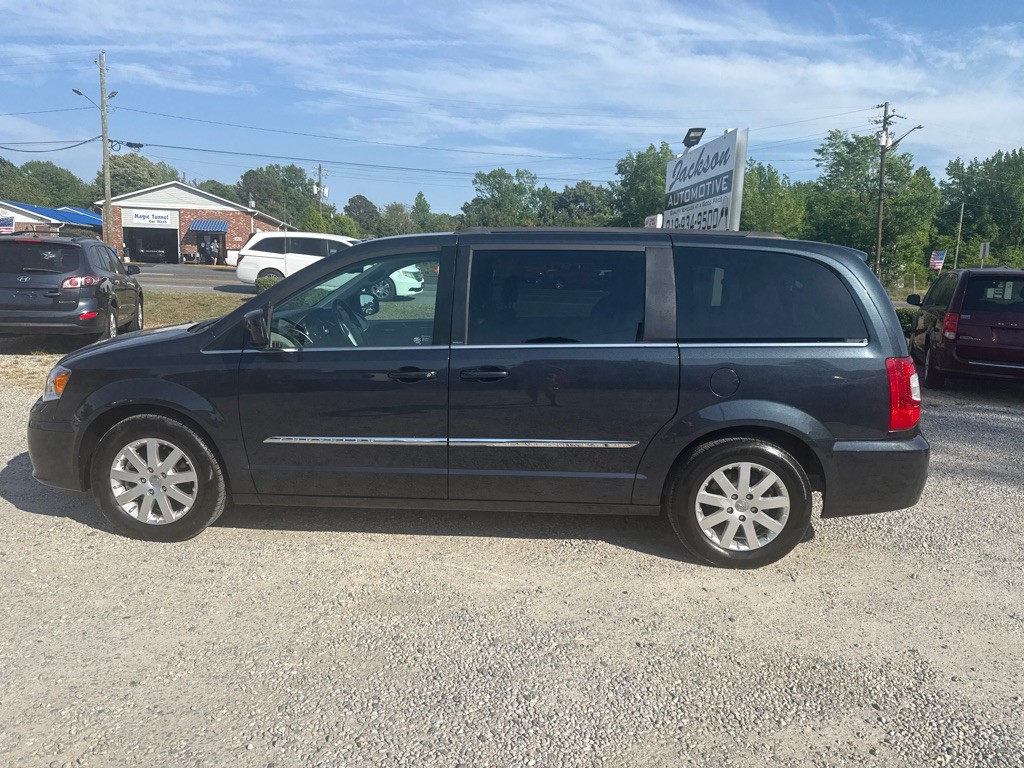 2014 Chrysler Town & Country Image 7