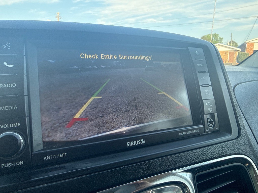 2014 Chrysler Town & Country Image 15