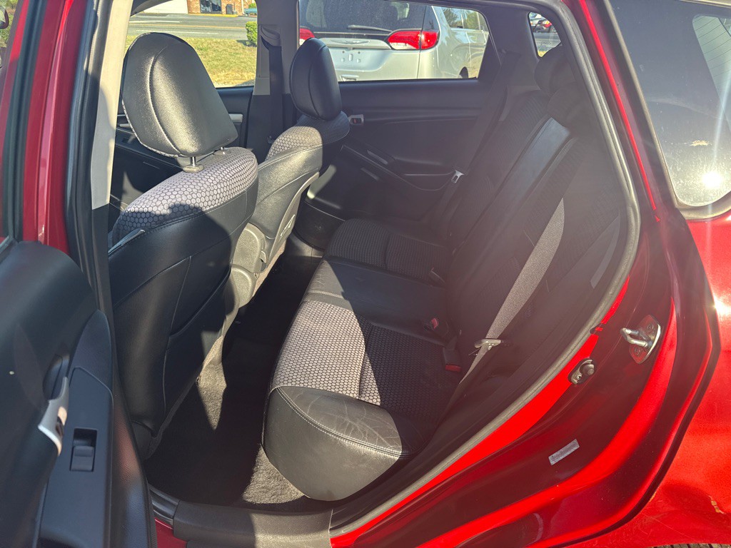 2010 Pontiac Vibe Image 10