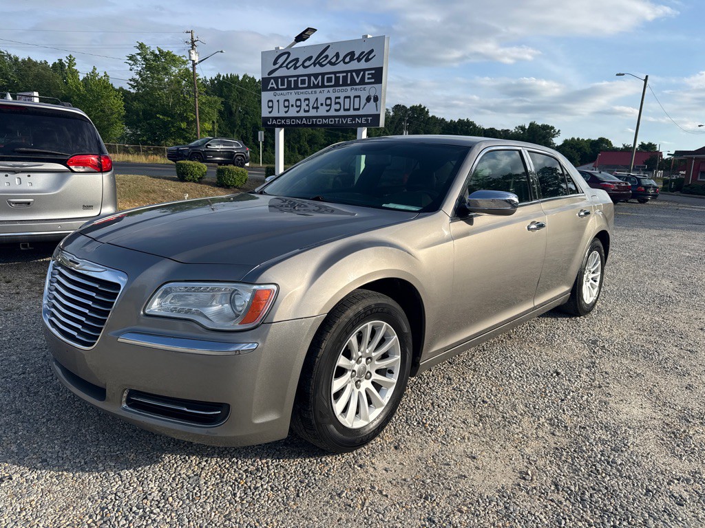 2014 Chrysler 300 Image 1