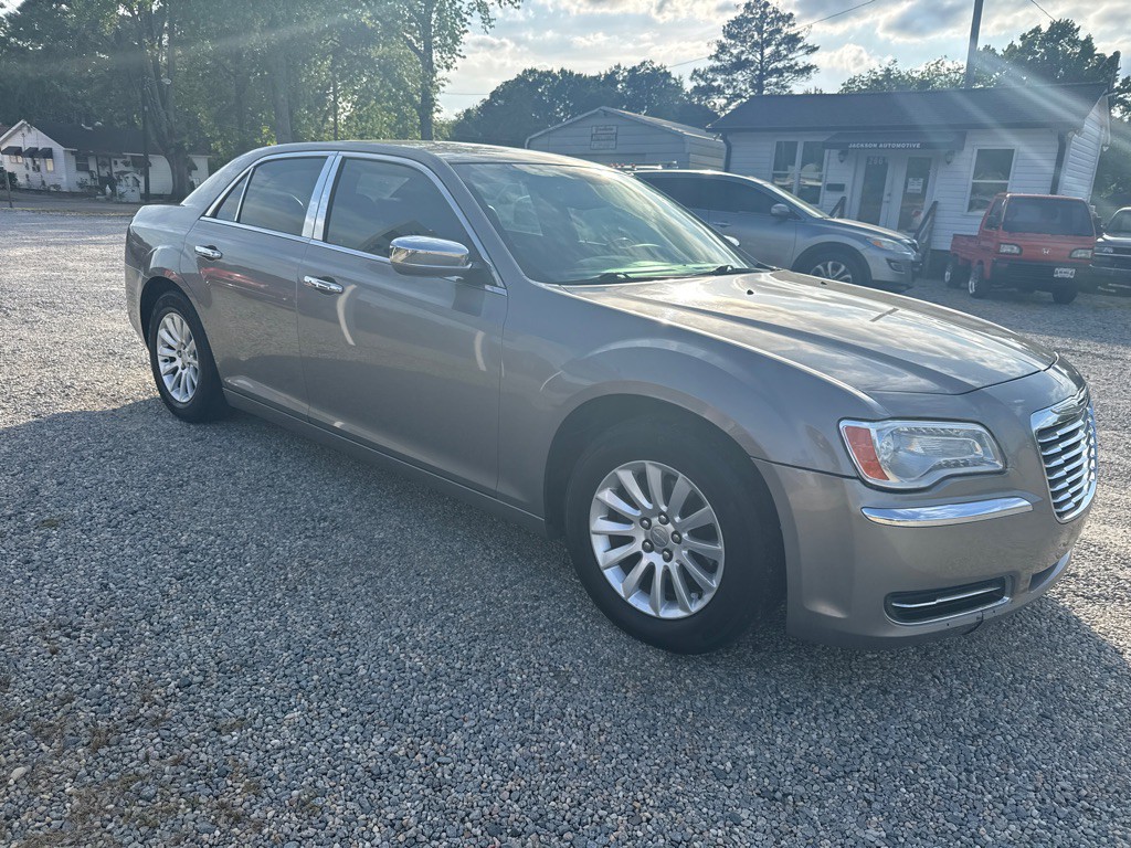 2014 Chrysler 300 Image 3