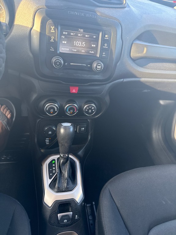 2017 Jeep Renegade Image 12