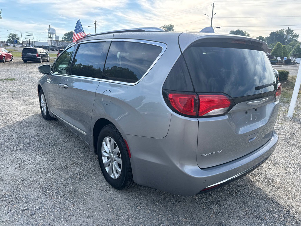 2018 Chrysler Pacifica Image 6