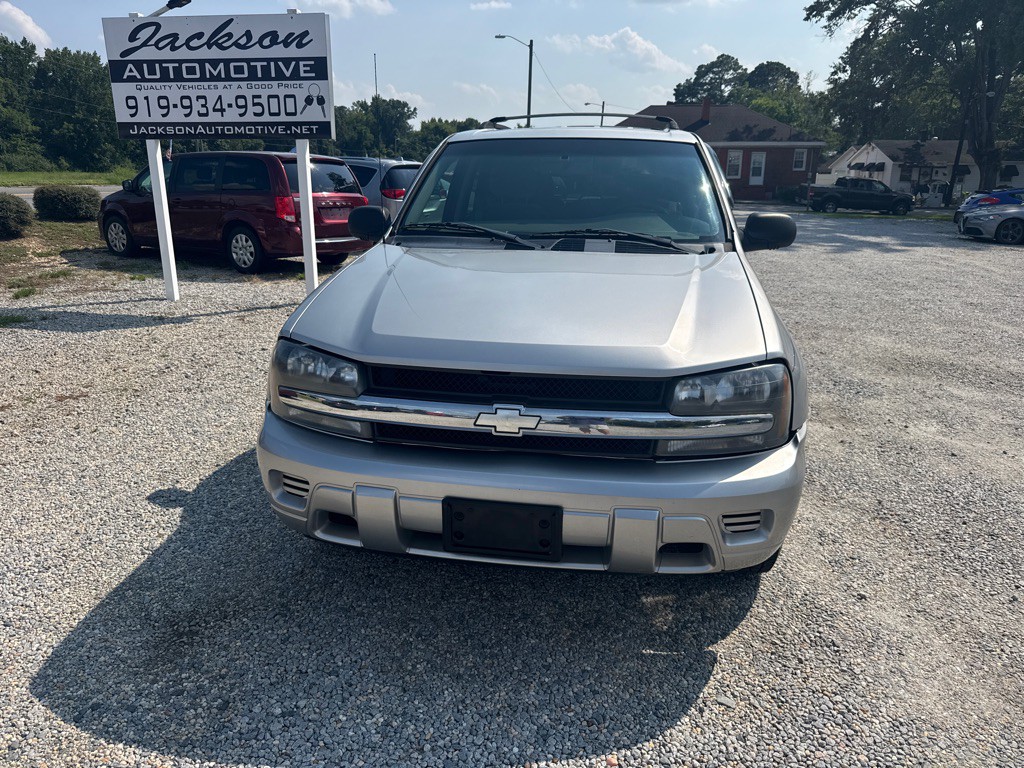 2004 Chevrolet Trailblazer Image 2