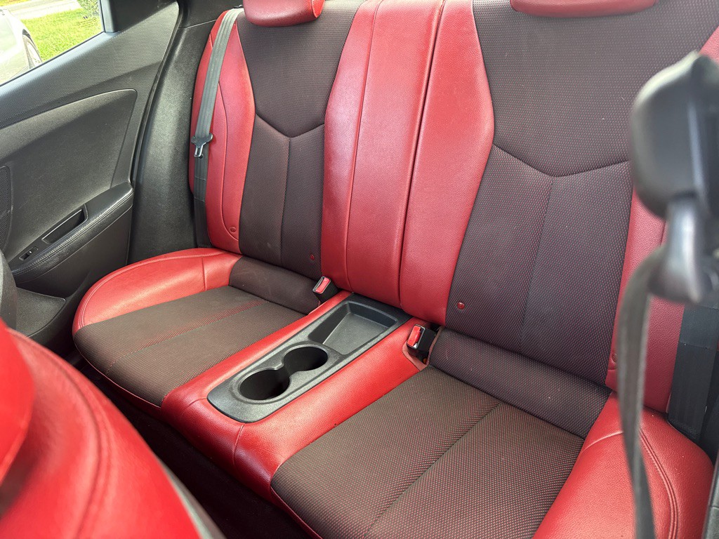 2014 Hyundai Veloster Image 10