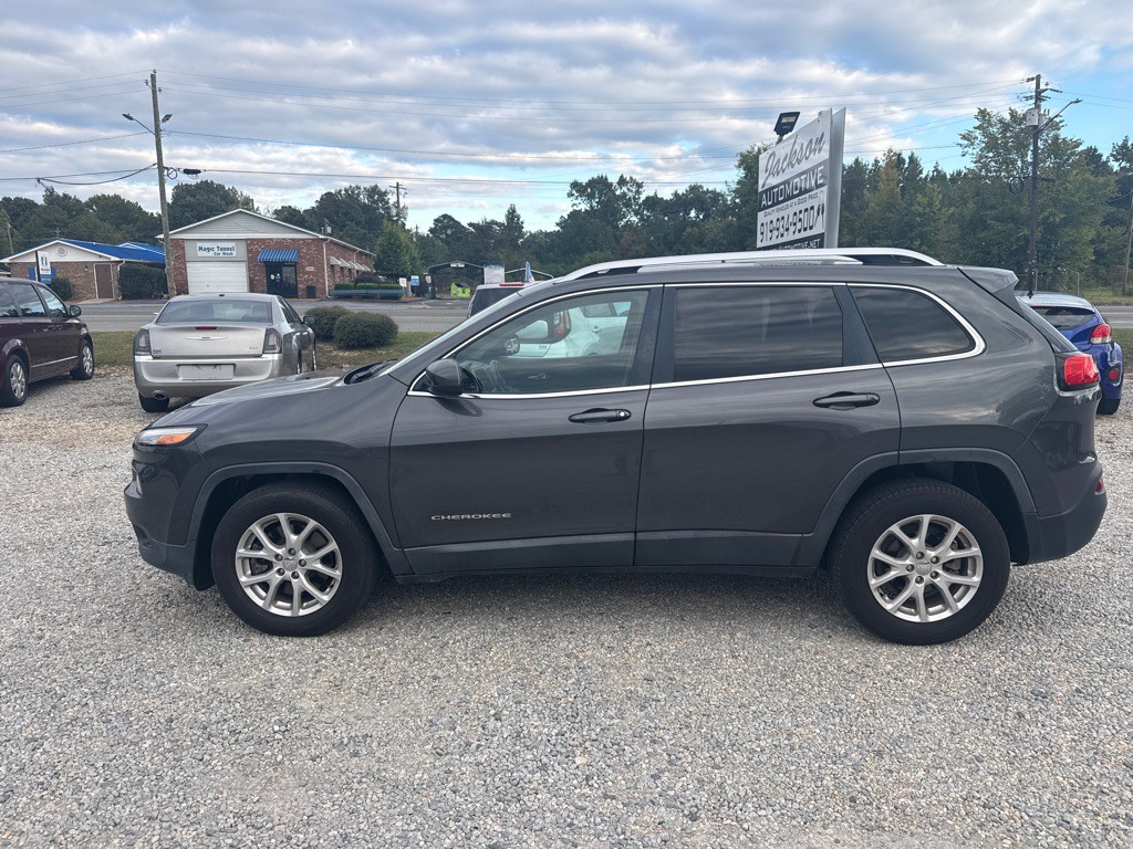 2017 Jeep Cherokee Image 7