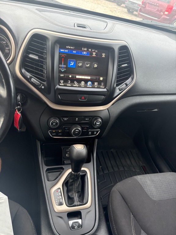 2017 Jeep Cherokee Image 13