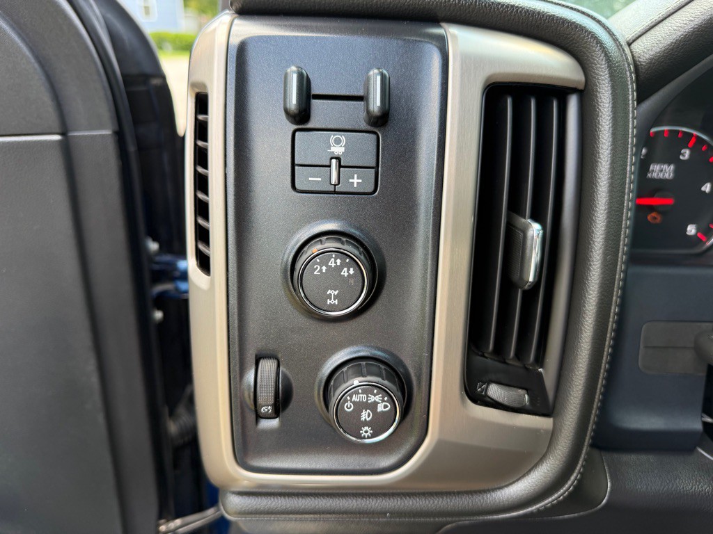 2016 GMC Sierra 2500 Image 14