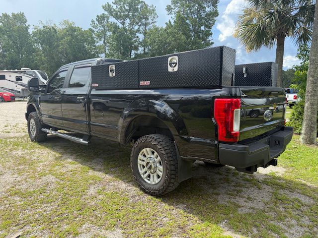 2017 Ford F-250 Image 2
