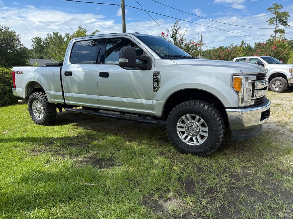 2017 Ford F-250 Image 2