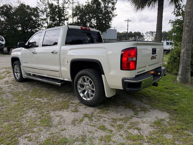 2015 GMC Sierra Image 2