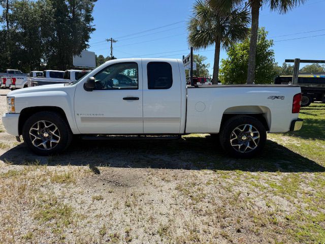 2008 Chevrolet Silverado 1500 Image 2