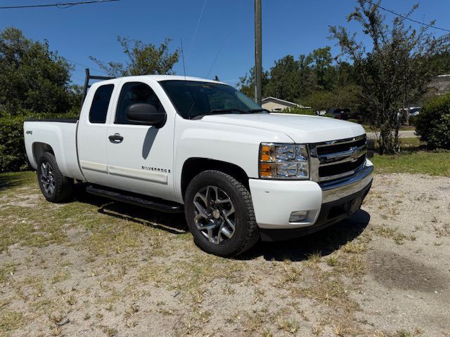 2008 Chevrolet Silverado 1500 Image 3