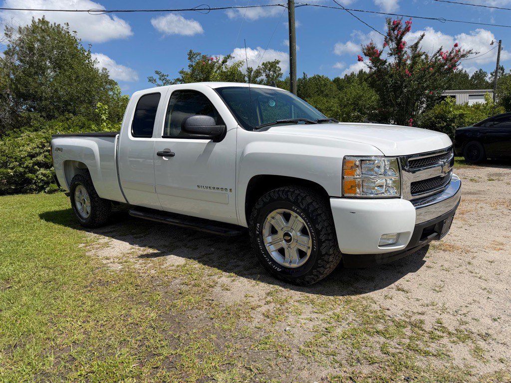 2008 Chevrolet Silverado 1500 Image 2
