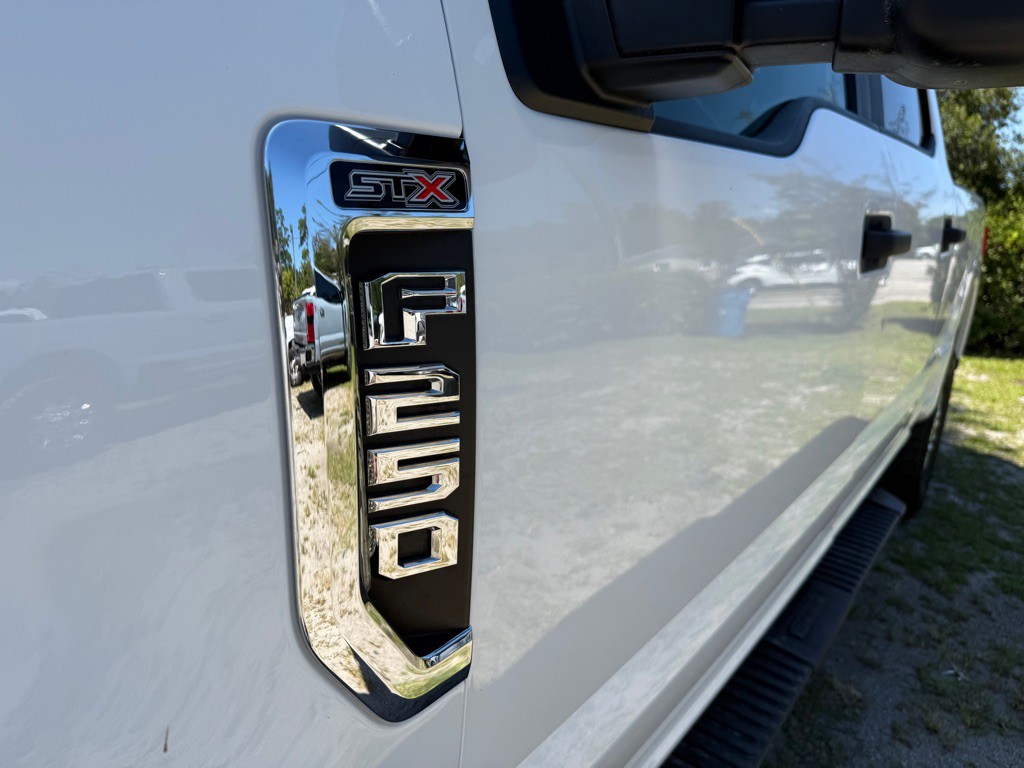 2021 Ford F-250 Image 6