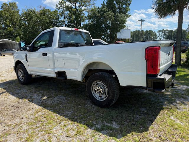 2021 Ford F-250 Image 2