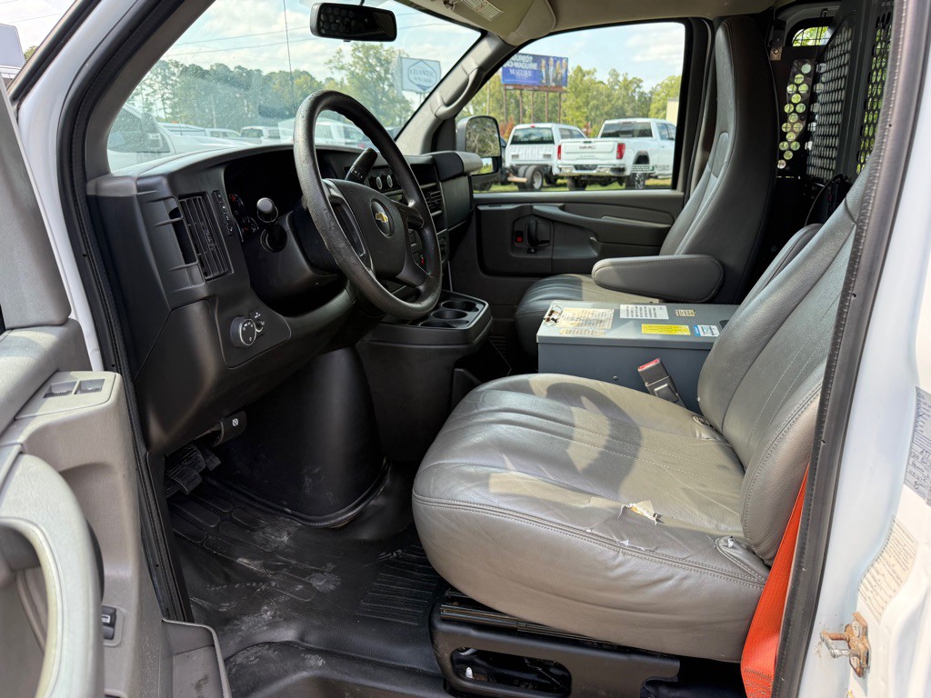 2015 Chevrolet Express Image 5