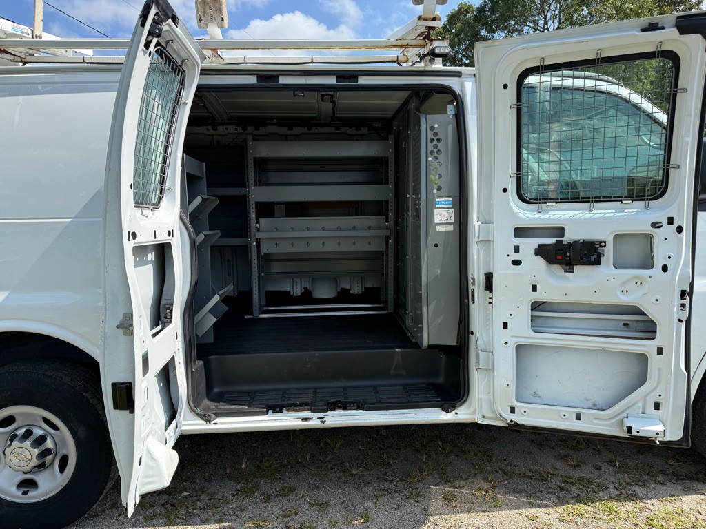 2015 Chevrolet Express Image 7