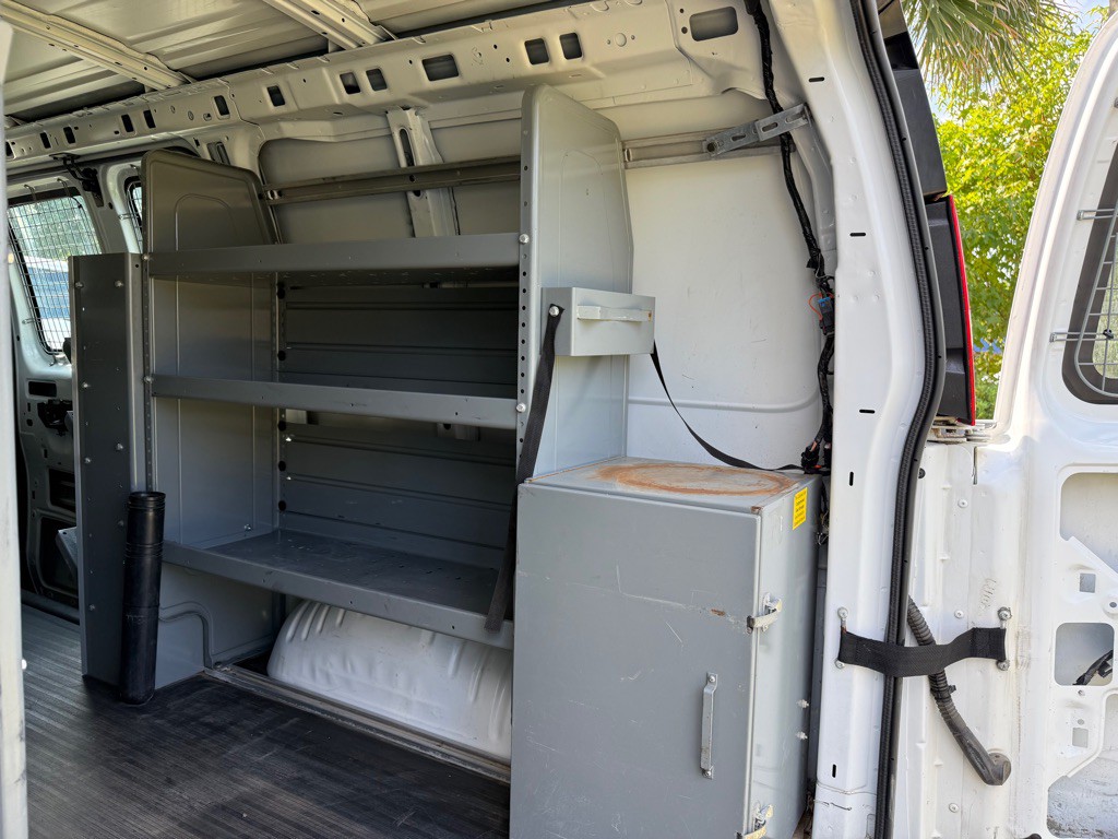 2015 Chevrolet Express Image 10