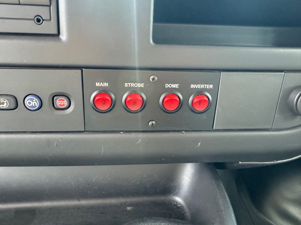 2015 Chevrolet Express Image 13