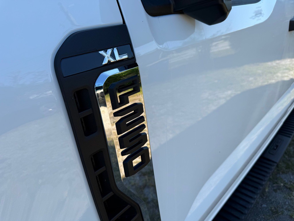 2023 Ford F-250 Image 6