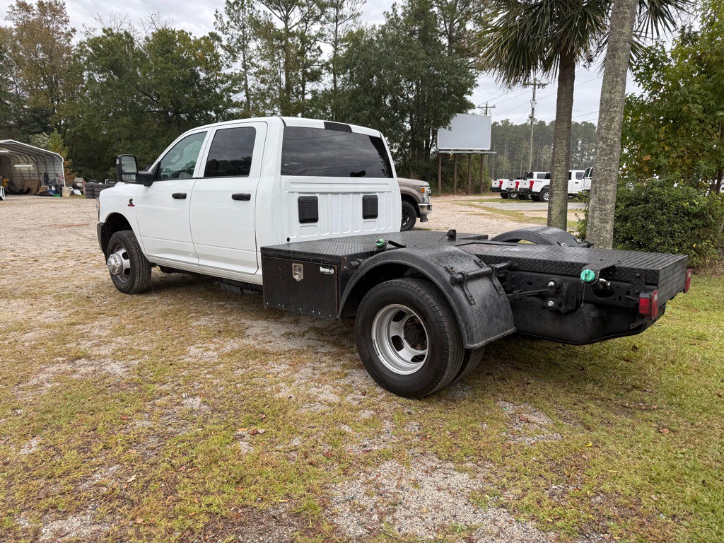 2023 RAM 3500 Image 2