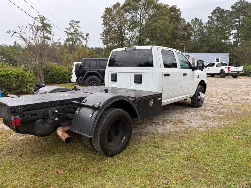 2023 RAM 3500 Image 4